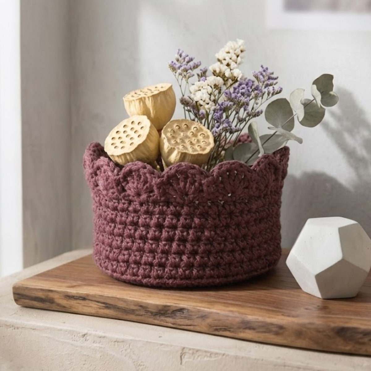 Free Crochet Basket Pattern: Round Storage Basket with a Scalloped Edge