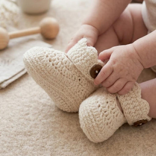 Button Cuff Baby Booties Pattern (6-12 Months)